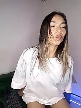 Karolgood3 online show from September 20, 2025, 4:35 am