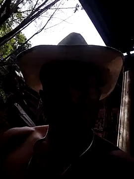 tayson  online show from April 25, 2026, 1:41 pm