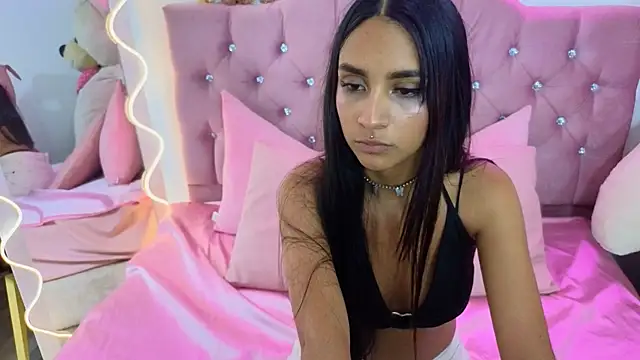 Snapshot of Jazmin_tay chatting on January 16, 2025, 7:20 pm Jazmin tay online show from January 16, 2025, 7:20 pm