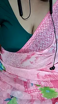 Snapshot of Yours_Radika chatting on December 27, 2024, 7:57 pm Yours Radika online show from December 27, 2024, 7:57 pm