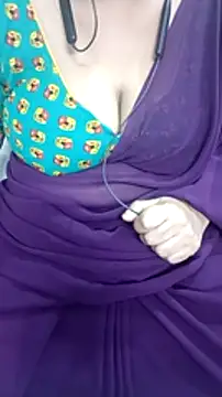 Snapshot of Yours_Radika chatting on February 9, 2025, 6:47 pm Yours Radika online show from February 9, 2025, 6:47 pm