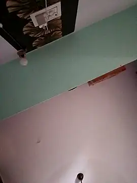 Snapshot of Yours_Radika chatting on February 17, 2025, 5:25 am Yours Radika online show from February 17, 2025, 5:25 am