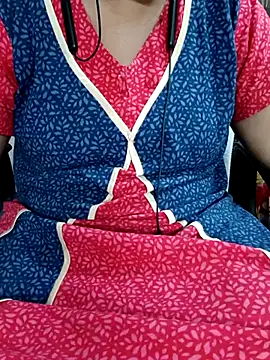 Snapshot of Yours_Radika chatting on February 21, 2025, 2:16 pm Yours Radika online show from February 21, 2025, 2:16 pm