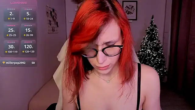 Dora Marcelli online show from December 17, 2025, 6:52 am