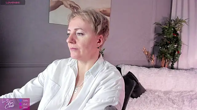 Nika Smit online show from January 5, 2025, 8:22 am