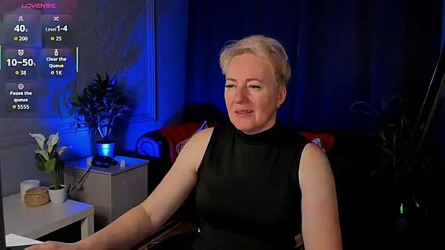 Nika Smit online show from February 1, 2026, 5:50 am