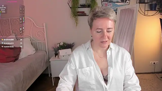 Nika Smit online show from May 16, 2026, 10:36 am