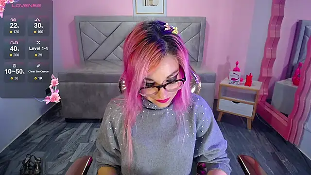 abril ch  online show from November 10, 2025, 10:47 am