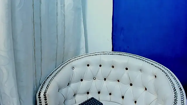 Snapshot of Analia18_ chatting on March 1, 2025, 3:38 pm Analia18 online show from March 1, 2025, 3:38 pm