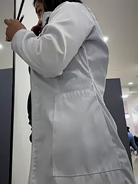 NATHALIA-28  online show from November 26, 2025, 11:55 am