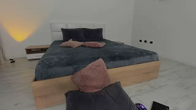 IvyKaelani online show from March 8, 2025, 4:17 pm