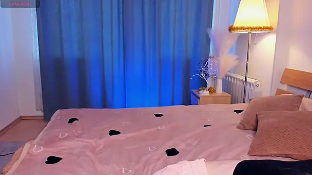 VickieVici online show from December 7, 2024, 9:17 am