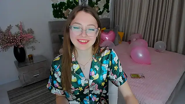 SereneFlame online show from February 17, 2025, 11:31 pm