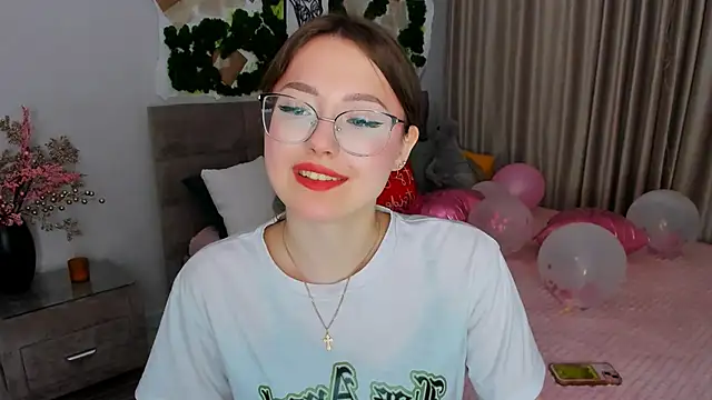 SereneFlame online show from February 25, 2025, 7:36 pm