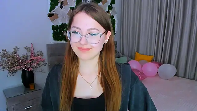 SereneFlame online show from March 3, 2025, 7:17 pm