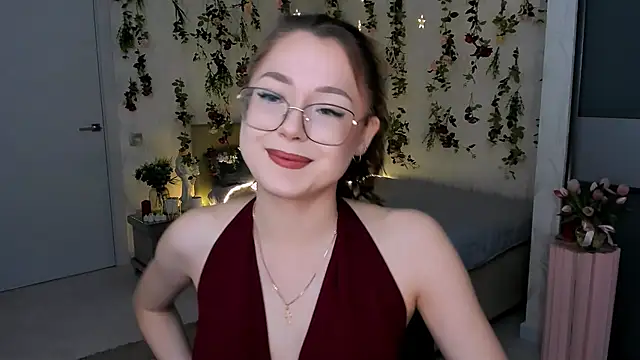 Snapshot of SereneFlame chatting on April 28, 2026, 7:30 pm SereneFlame online show from April 28, 2026, 7:30 pm