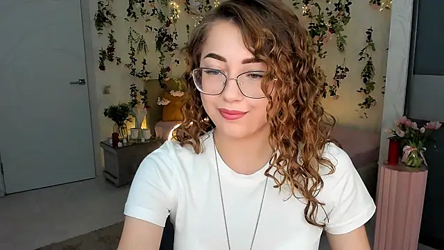 Snapshot of SereneFlame chatting on May 25, 2026, 4:02 pm SereneFlame online show from May 25, 2026, 4:02 pm