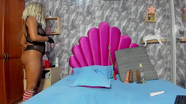 EMMAPARISS online show from March 18, 2025, 3:10 pm