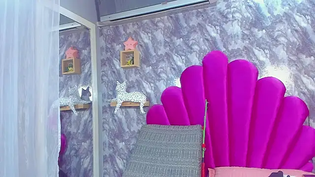 EMMAPARISS online show from November 1, 2025, 11:45 am