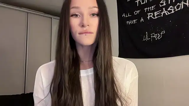 ur molly online show from February 20, 2026, 11:43 am