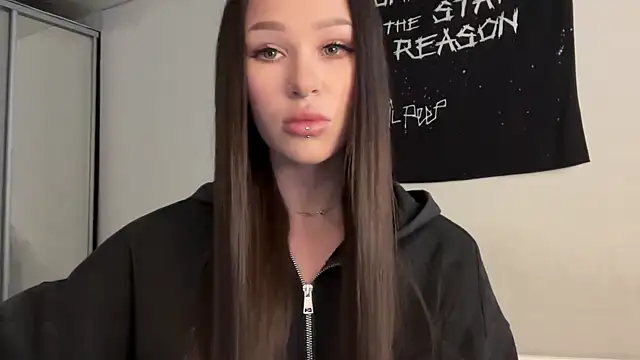 ur molly online show from February 28, 2026, 5:08 am