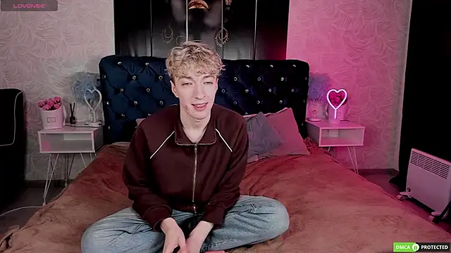 TrevorBenson online show from November 22, 2025, 3:27 am