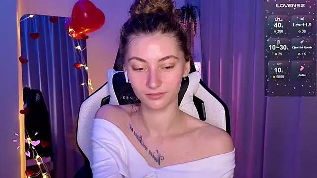 lady curls online show from February 24, 2025, 11:19 pm