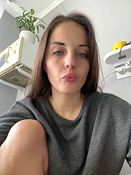 AmiLavs online show from October 24, 2025, 9:38 am