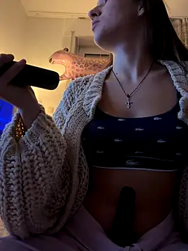 EmilyWi  online show from October 14, 2025, 9:26 pm