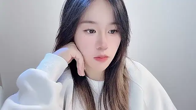 chloe-01 online show from November 28, 2025, 3:20 am