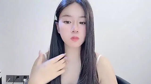 chloe-01 online show from December 4, 2025, 3:38 am