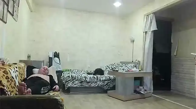 Snapshot of AgnichBan chatting on March 1, 2025, 1:32 am AgnichBan online show from March 1, 2025, 1:32 am