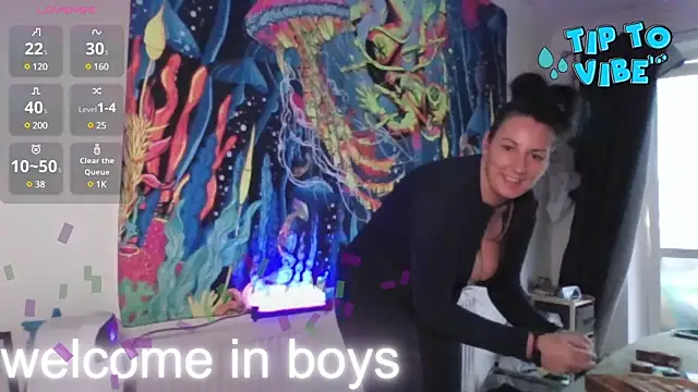 tattoomilf86 online show from December 5, 2024, 3:06 pm