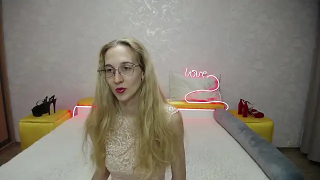 KlaryBrait online show from November 21, 2025, 9:30 am