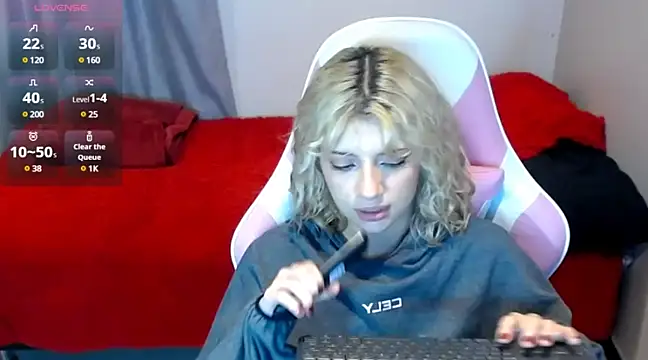 HiScarlett online show from March 23, 2025, 5:43 am