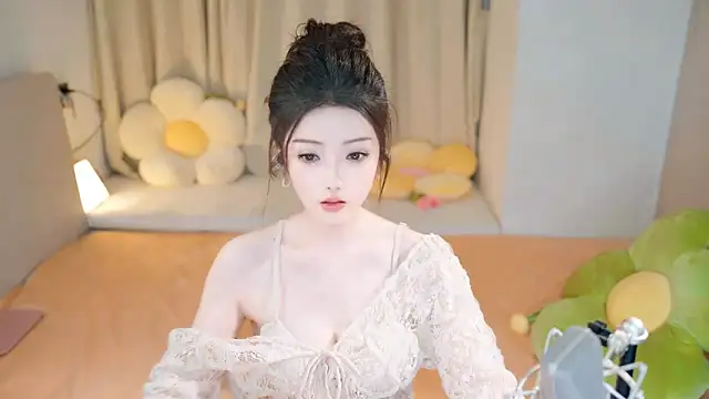 Eimile online show from December 9, 2024, 2:49 pm