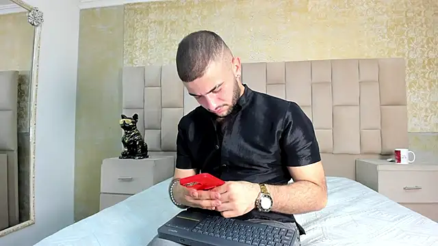 MaximusDick1  online show from October 25, 2025, 3:47 am