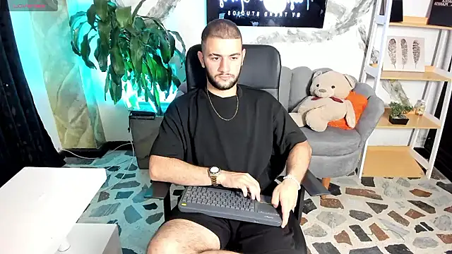 MaximusDick1  online show from January 12, 2026, 3:34 am