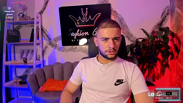 MaximusDick1  online show from January 16, 2026, 3:54 am