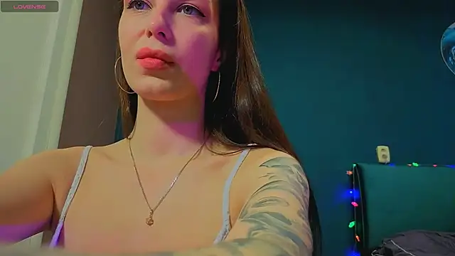 the perfectgirl online show from February 10, 2026, 1:37 pm