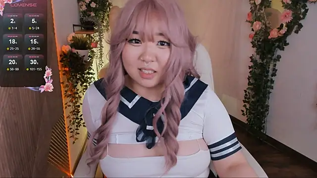 Snapshot of mei_honey_ chatting on December 15, 2024, 8:04 pm mei honey  online show from December 15, 2024, 8:04 pm