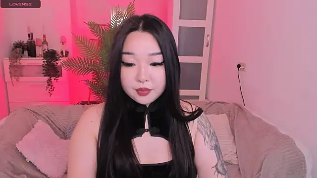 Snapshot of mei_honey_ chatting on October 10, 2025, 9:47 pm mei honey  online show from October 10, 2025, 9:47 pm