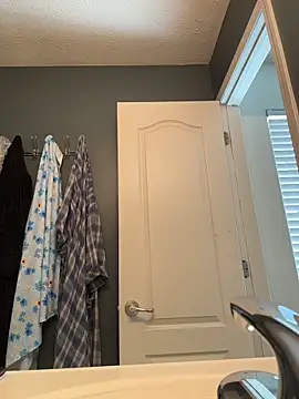 Ectorius online show from February 18, 2026, 3:41 pm