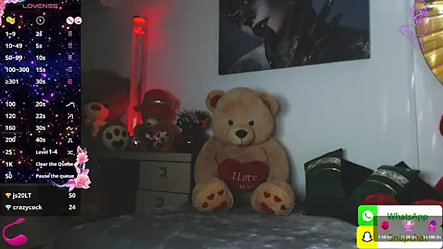 Snapshot of EvelynAisha chatting on February 20, 2025, 6:35 pm EvelynAisha online show from February 20, 2025, 6:35 pm