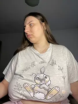 Snapshot of KarinaCelinne chatting on February 4, 2025, 10:54 am KarinaCelinne online show from February 4, 2025, 10:54 am