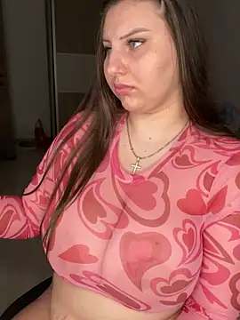 Snapshot of KarinaCelinne chatting on November 12, 2025, 2:39 pm KarinaCelinne online show from November 12, 2025, 2:39 pm