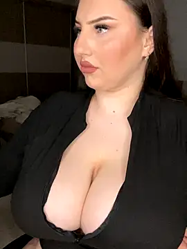 Snapshot of KarinaCelinne chatting on December 2, 2025, 7:42 pm KarinaCelinne online show from December 2, 2025, 7:42 pm