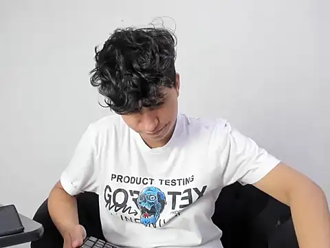 Im Milan Rs online show from October 5, 2025, 4:33 am