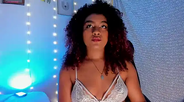 Snapshot of Dhapne_P chatting on December 11, 2024, 5:53 am Dhapne P online show from December 11, 2024, 5:53 am