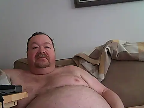 Snapshot of hitman_35 chatting on February 21, 2026, 5:03 pm hitman 35 online show from February 21, 2026, 5:03 pm